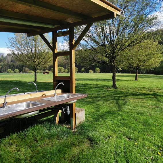 Große Zeltwiese für Community Treffen Große Zeltwiese für Community Treffen